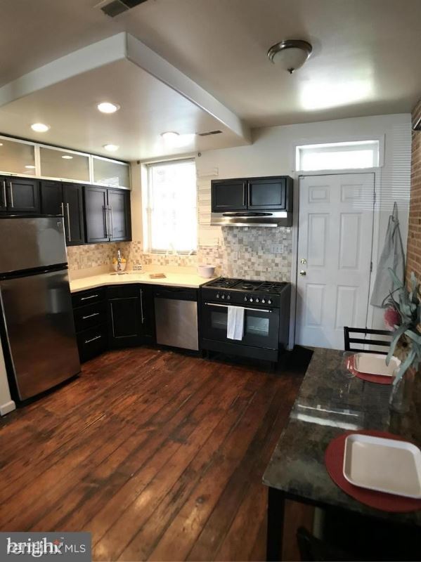 Building Photo - 2 br, 2 bath House - 946 W Lombard St