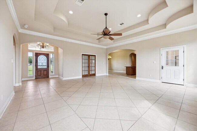 Building Photo - 144 Escondido Dr