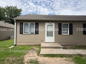 Building Photo - 823 S Terrace Dr