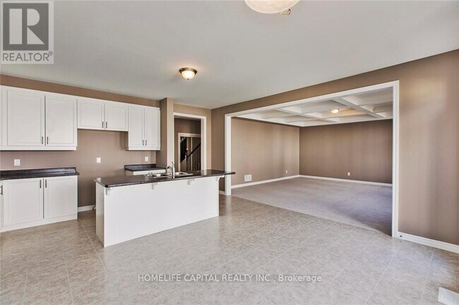 Building Photo - 218 Ponderosa St