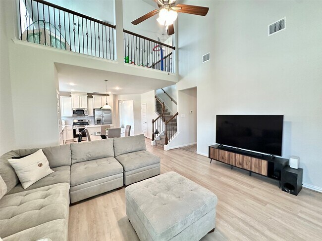 Foto del edificio - 5340 Camerford Ct