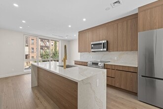 Building Photo - 310 Fenimore St