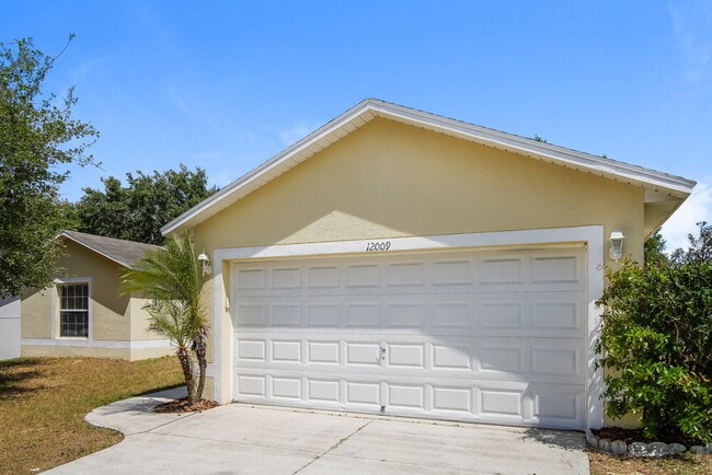 Building Photo - 12009 Woodglen Cir