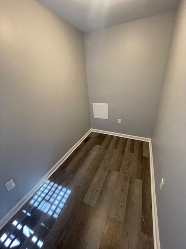 Building Photo - Anika Homes 2 Bedroom
