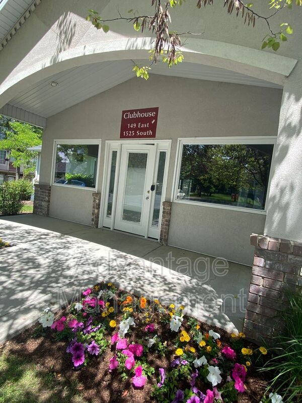 Building Photo - 1519 S 125 E St