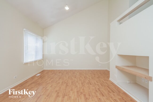 Foto del edificio - 1421 Timber Ln