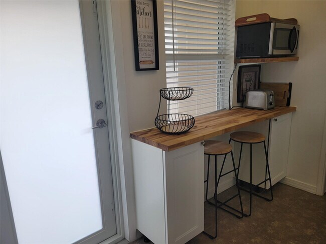 Building Photo - 2671 S Course Dr