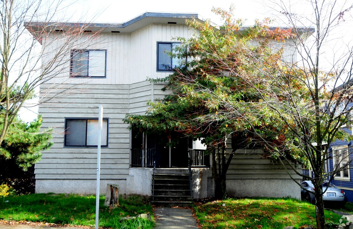 Foto del edificio - 220 10th Ave