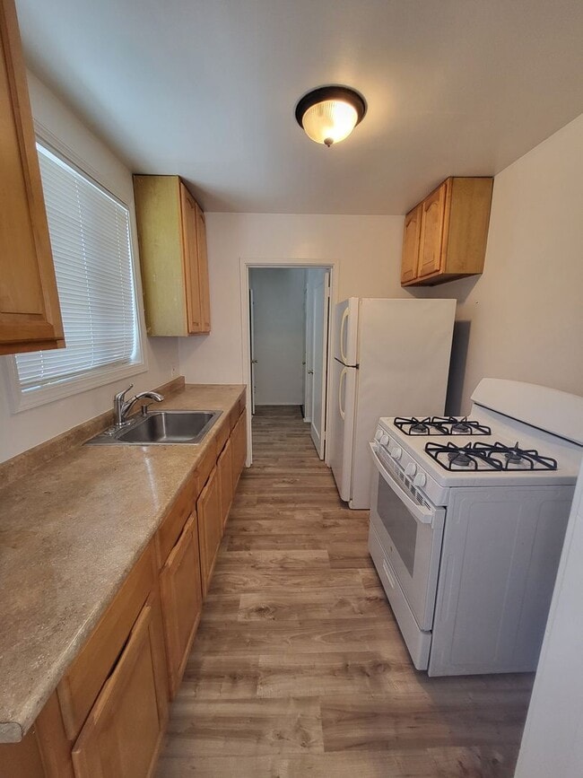 Building Photo - 12744 San Pablo Ave