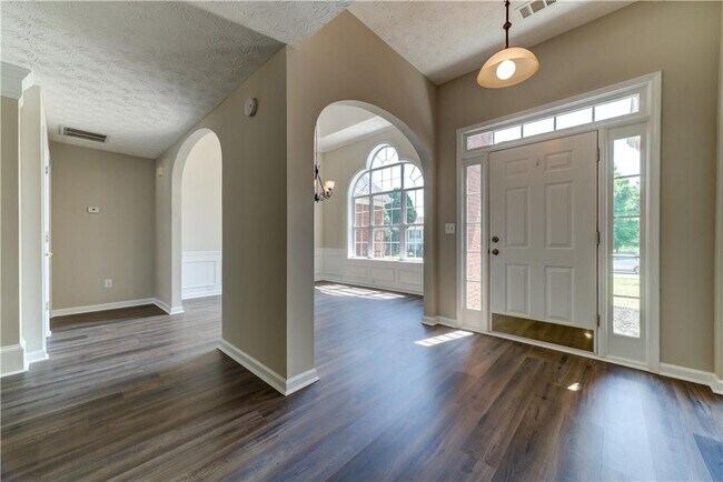 Building Photo - 1670 Berrywood Way