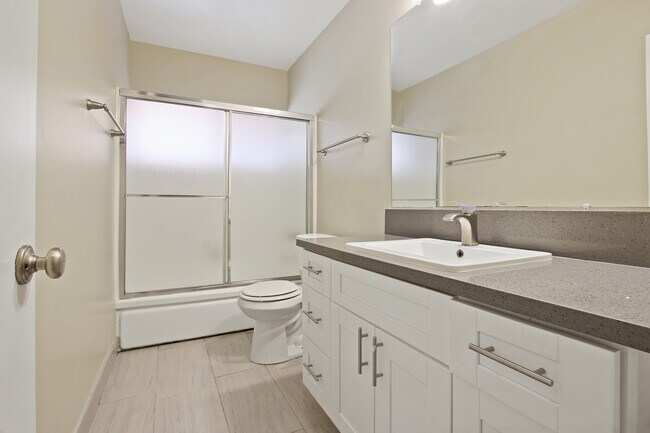 Foto del edificio - 15464 Moorpark St