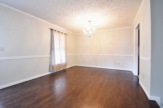 Foto del edificio - 3 Bedroom 2 Bath Home with Bonus room