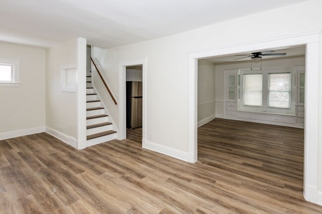 Foto del edificio - 3971 E 71st St