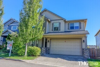 Building Photo - 3536 NE Spruce Dr