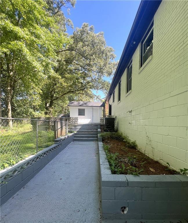Building Photo - 2545 Plantation Dr