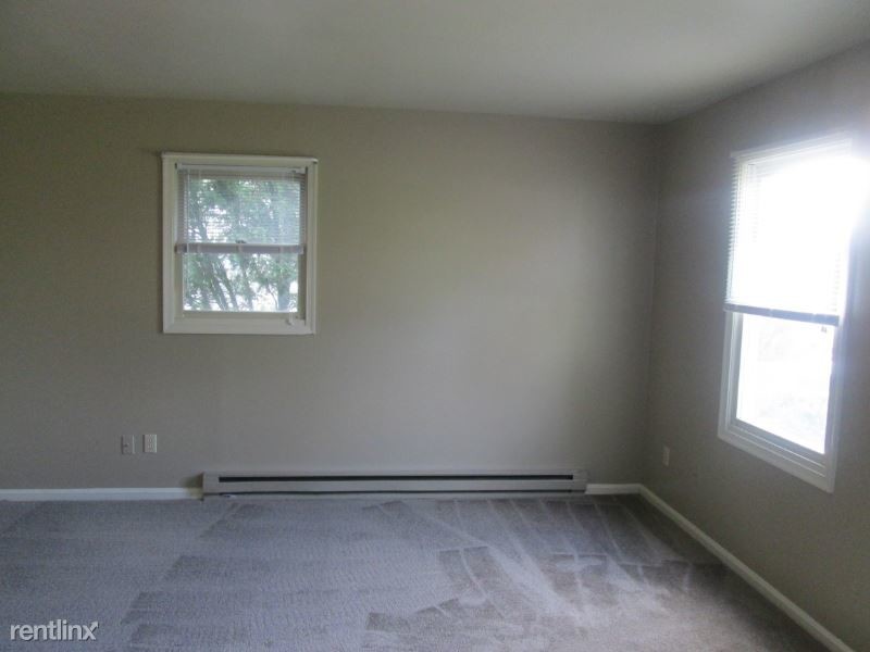 Building Photo - 2 br, 1.5 bath Townhome - 967 Orchard Dr