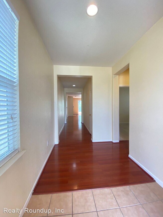 Building Photo - 3 br, 2 bath House - 10279 Pedra Do Sol Ct