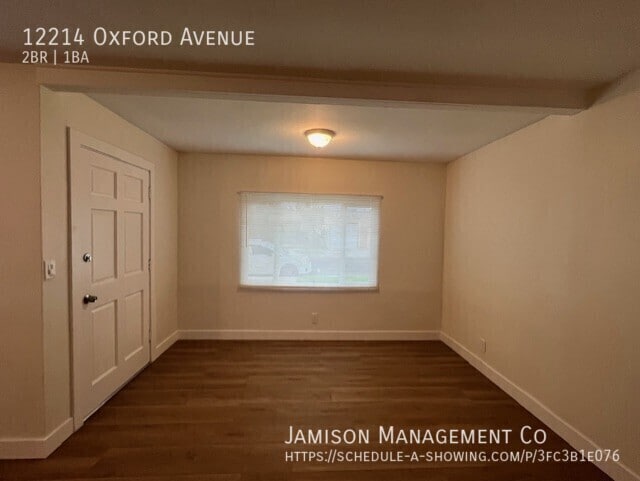 Foto del edificio - 12214 Oxford Ave