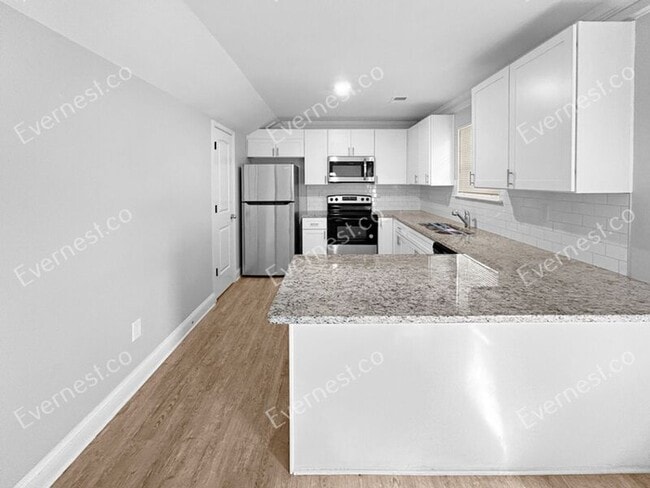 Building Photo - 5324 Hanover St