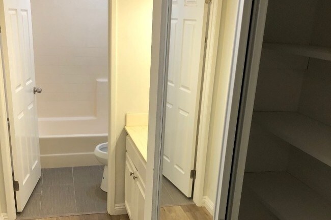 Bathroom - 709 S Kingsley Dr