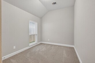 Building Photo - 7435 Denali Dr