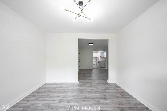 Foto del edificio - 428 N Bradley Ave
