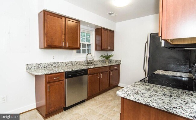 Foto del edificio - 3335 Oakshade Ct