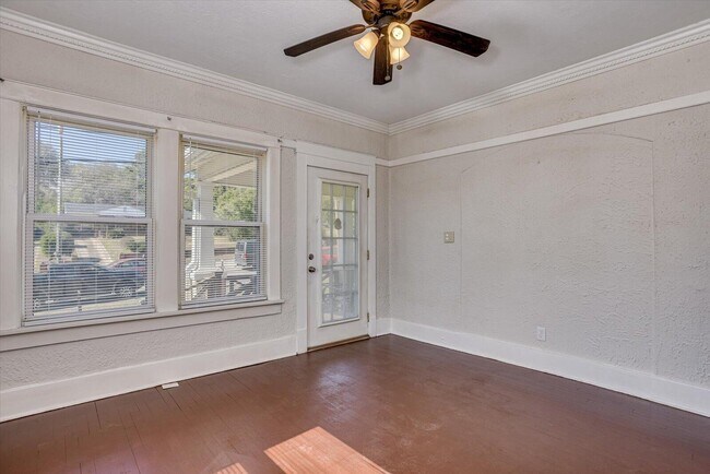 Foto del edificio - 1011 Georgia Ave