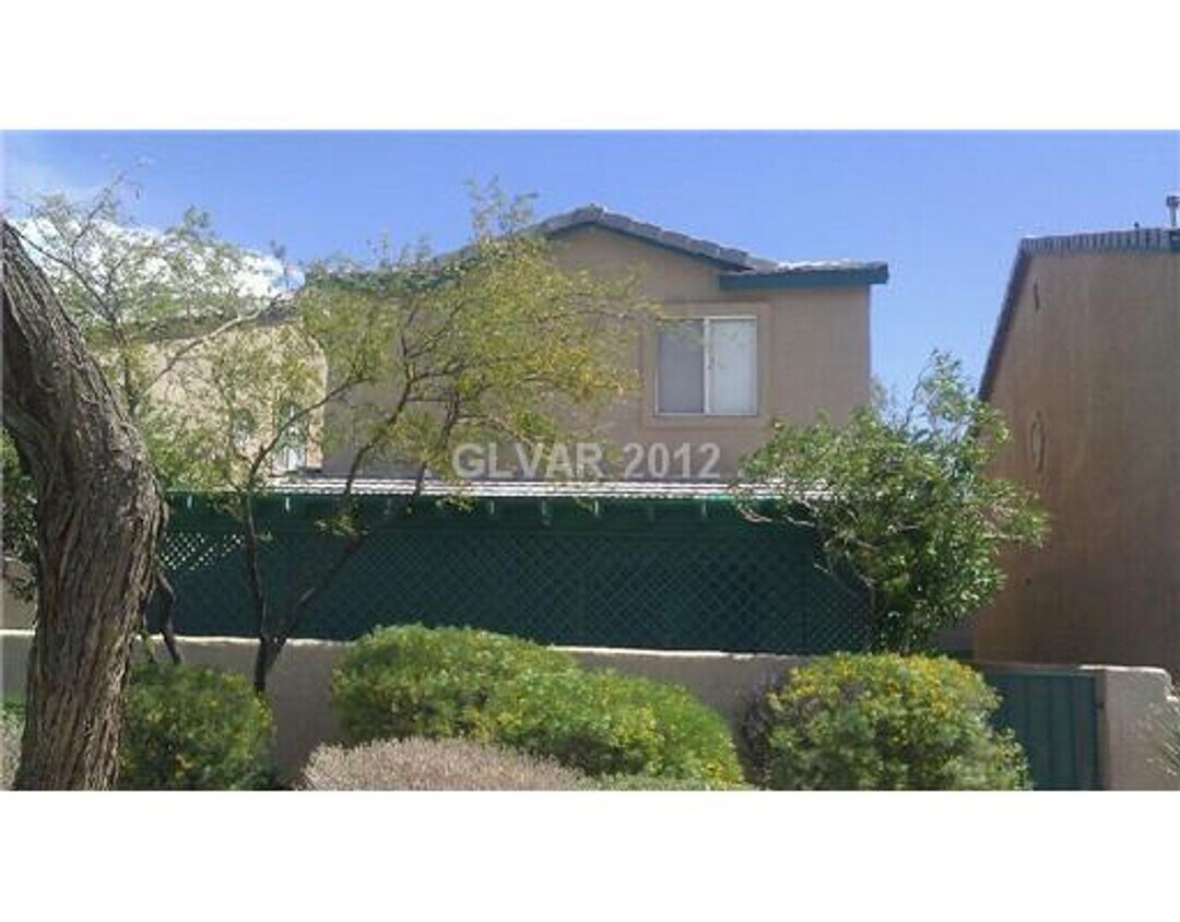 Foto principal - Beautiful 3-Bed, 2.5-Bath Home in Las Vegas