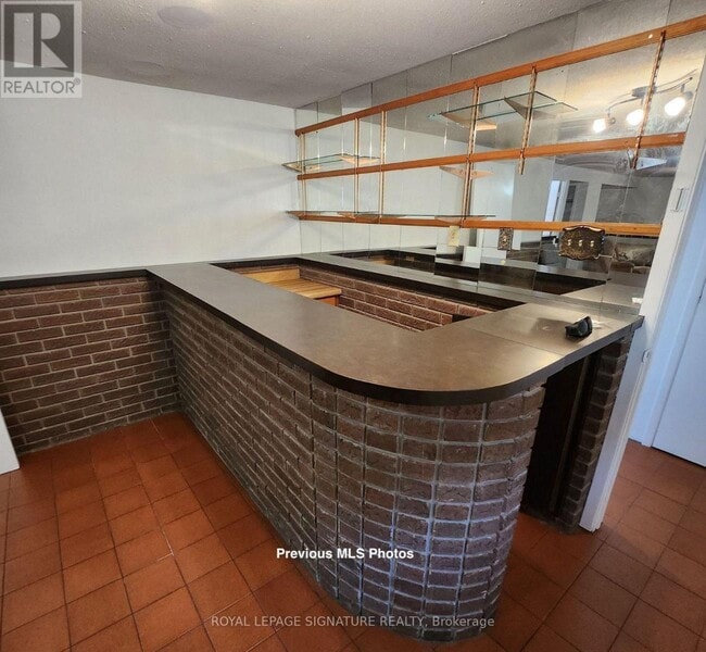 Photo du bâtiment - 2675 Sherhill Dr