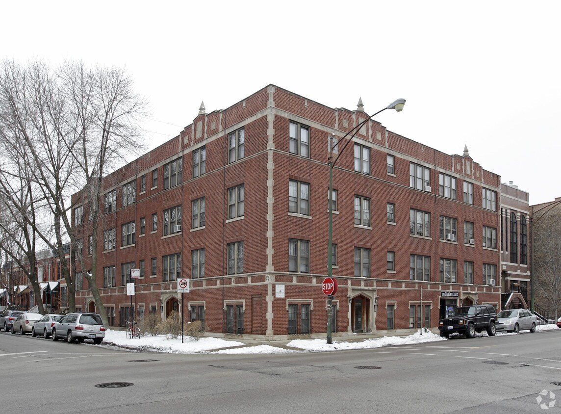 Foto principal - 1200-06 W. Altgeld St. / 2500-06 N. Racine...