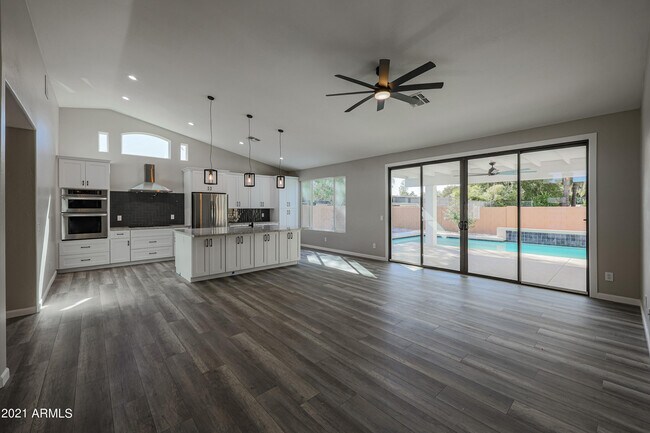 Foto del edificio - 3438 N 30th St