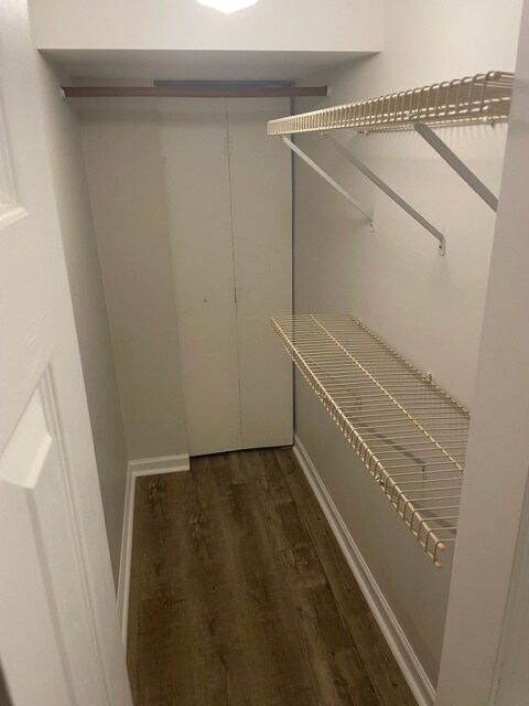 Walk in closet - 1931 W Eddy St