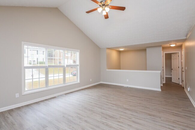 Foto del edificio - 5539 Princeton Oaks Ln