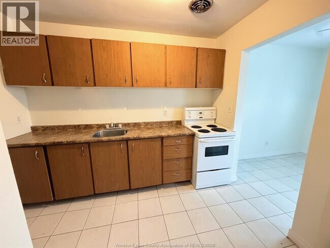 Photo du bâtiment - 1730 Columbia Ct