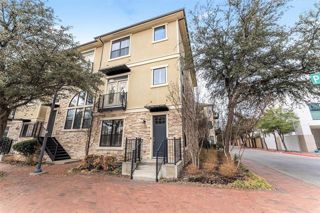 Foto del edificio - 7245 Parkwood Blvd