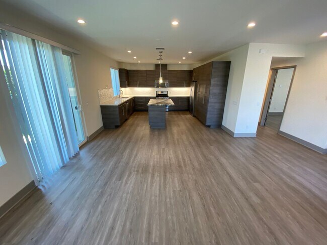 Building Photo - 6548 86th