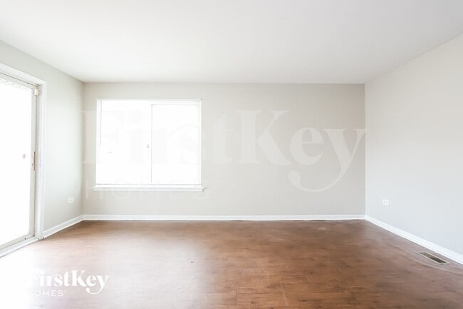Building Photo - 803 Blackhawk Dr