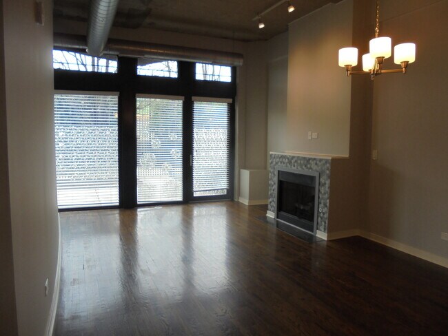 Foto del edificio - 1111 W 15th St