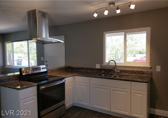 Building Photo - GREAT 3 BEDROOM HOME IN NORTH LAS VEGAS 89030