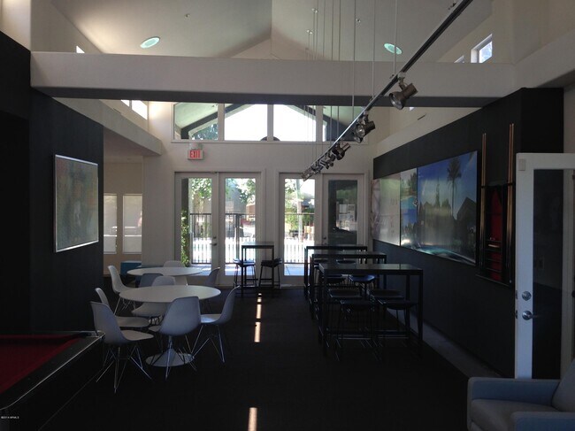 Foto del edificio - 1295 N Ash St