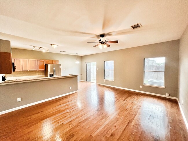 Building Photo - 8323 Greys Ln