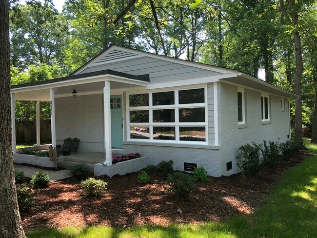 Building Photo - 3103 Wilshire Dr