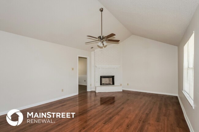 Foto del edificio - 4680 Tumblebrook Cove