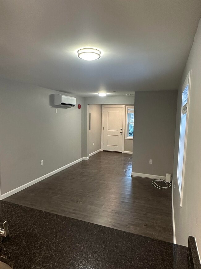 Building Photo - 10 Monarch Wy