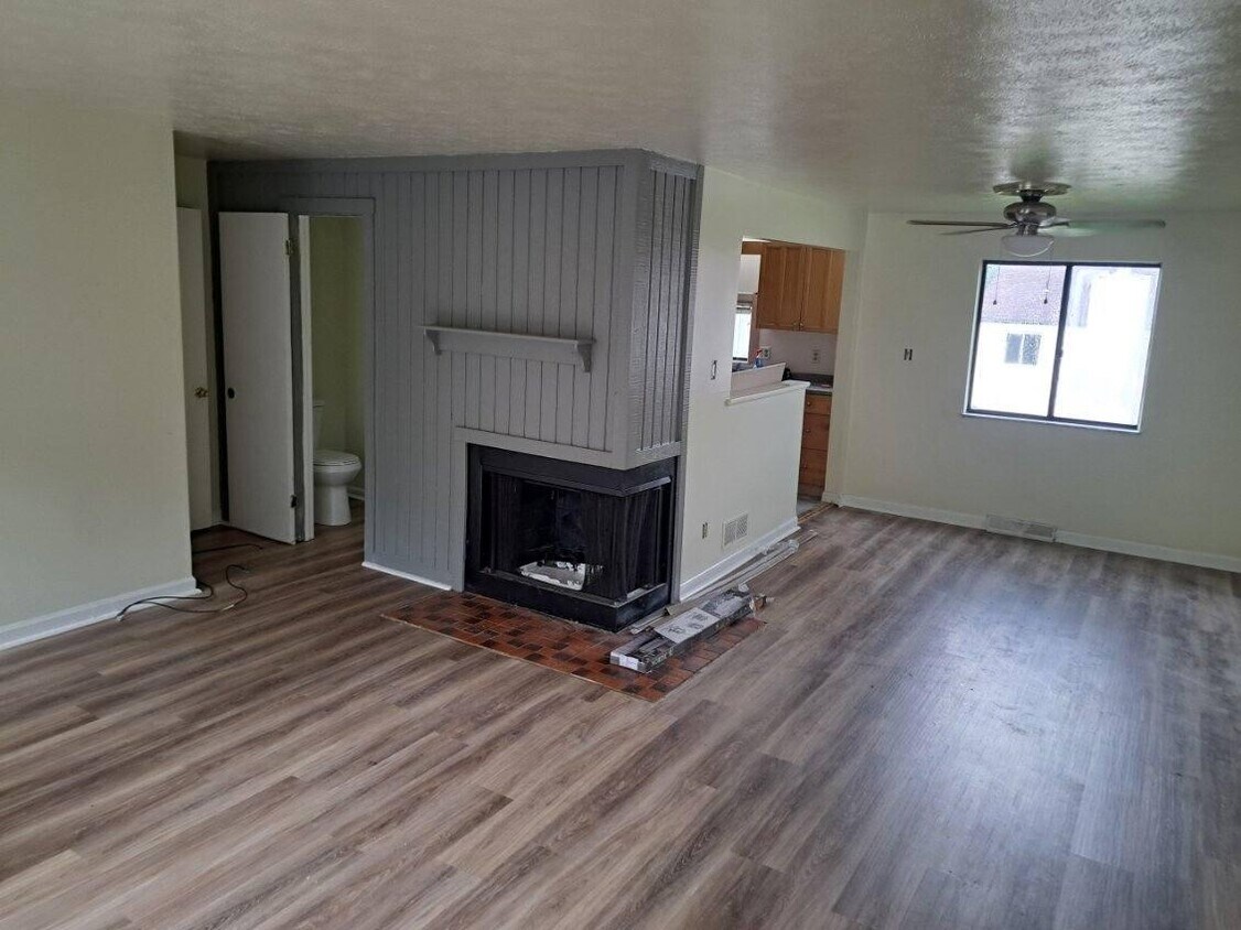 Foto principal - 3160 Camberly Dr