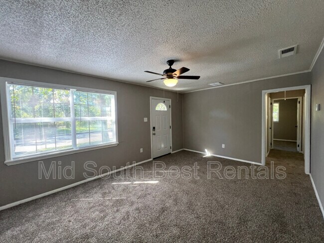 Building Photo - 1226 Madewell Cove