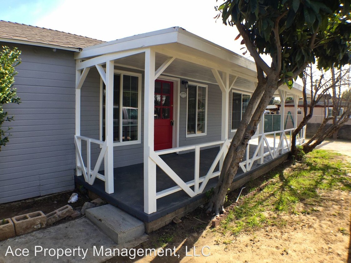 Foto principal - 5775 Warren St