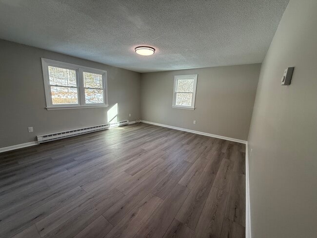 Building Photo - 735 Stafford Rd