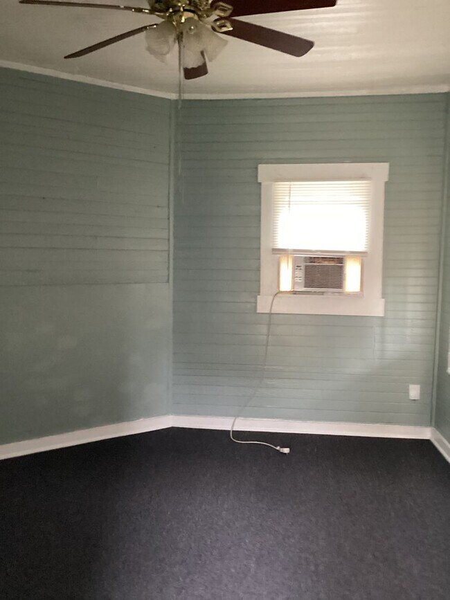 Building Photo - 2BR Bungalow in the heart of Downtown Wilm...